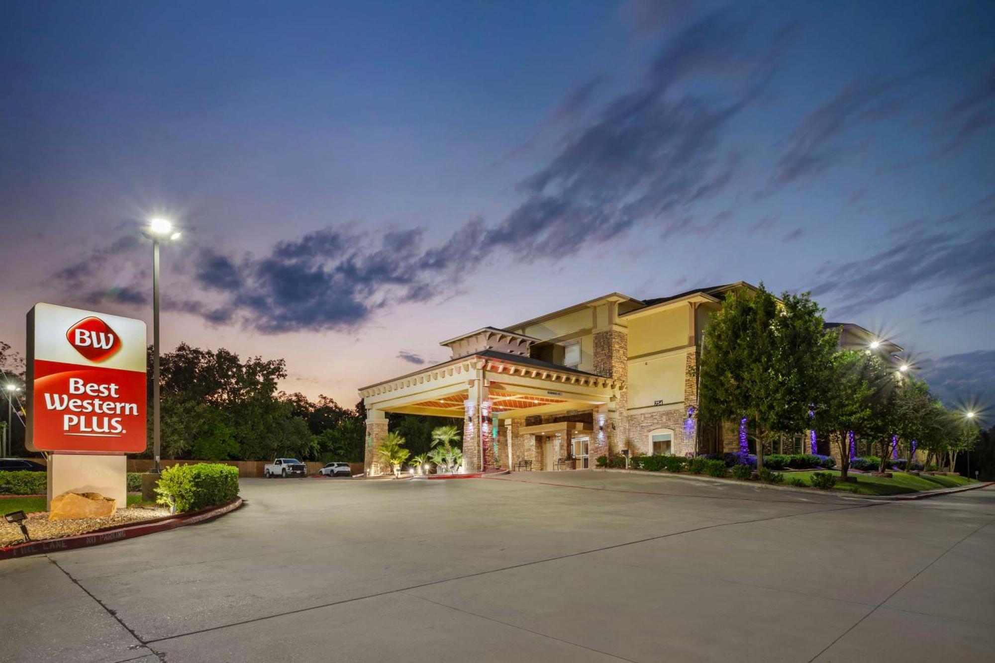 Best Western Plus Goliad Inn&Suites Exterior foto