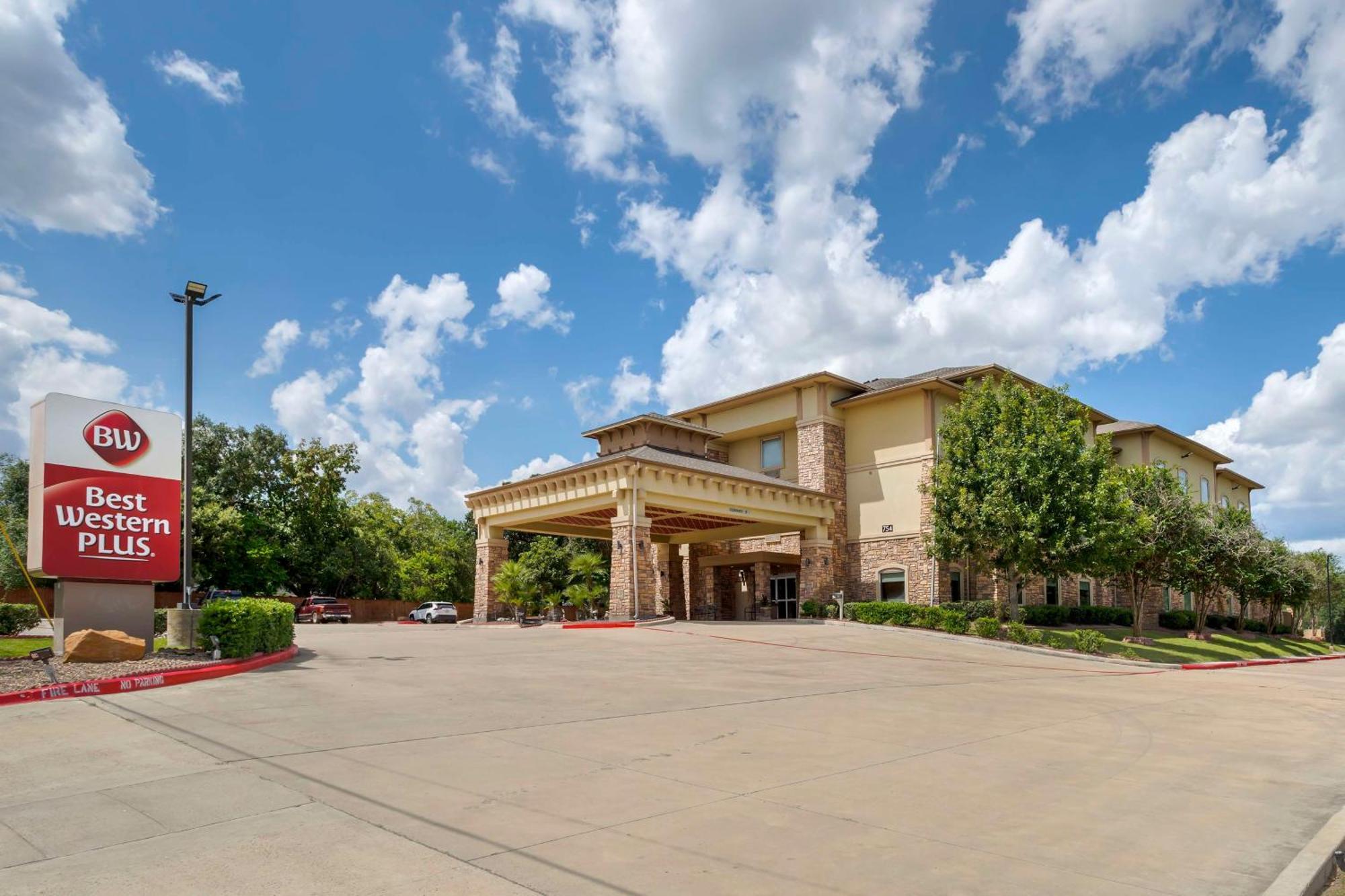 Best Western Plus Goliad Inn&Suites Exterior foto
